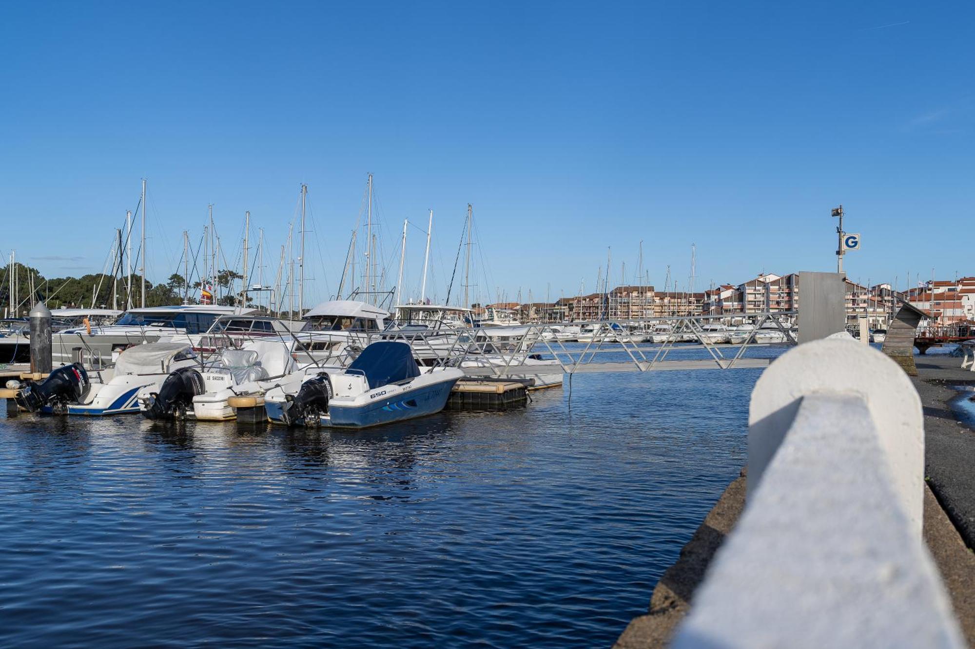Апартаменты Atlantic Selection - Le Catamaran - Face Au Port Капбретон Экстерьер фото